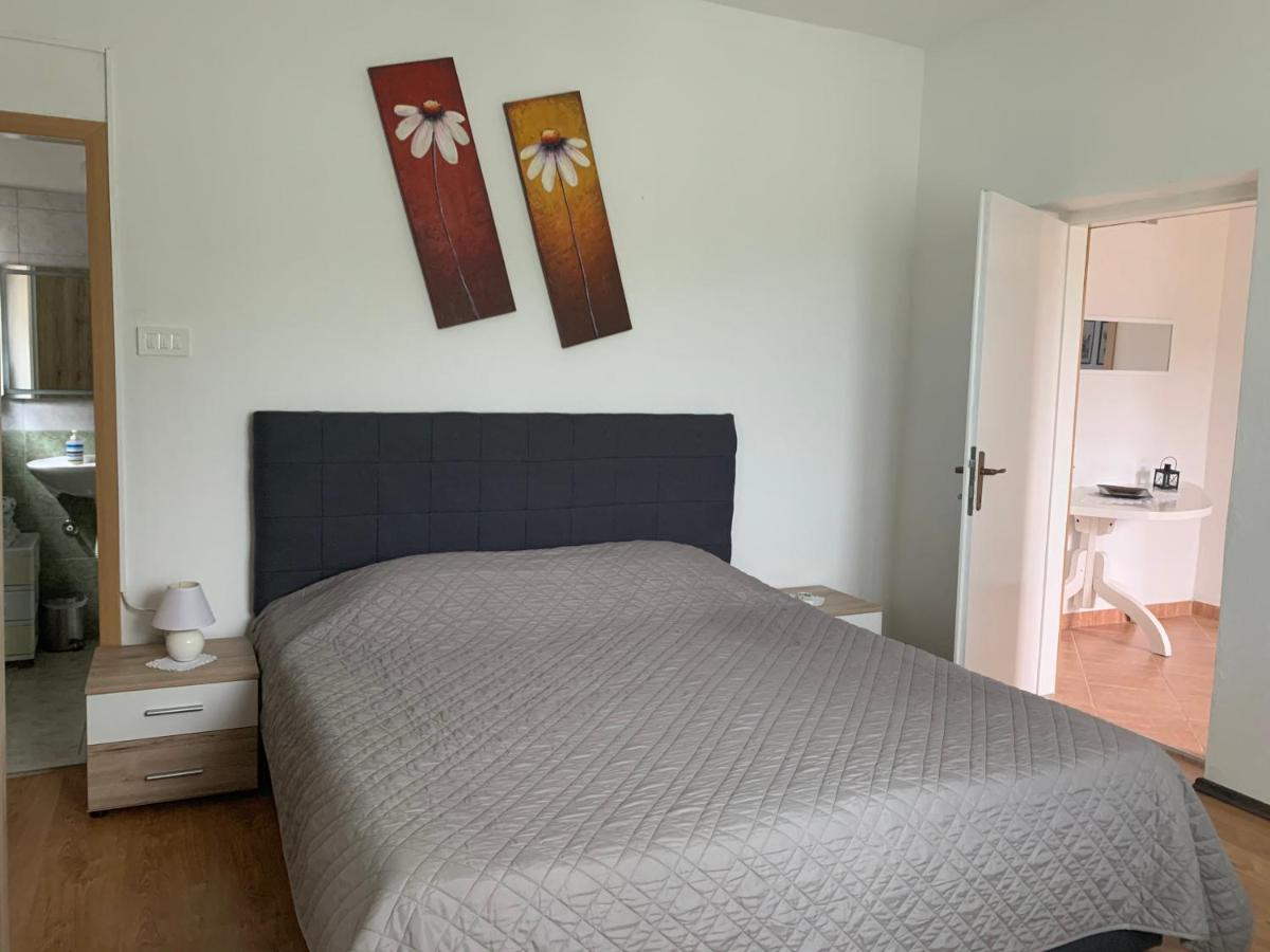 Apartmani Spomenka 셀리네 외부 사진