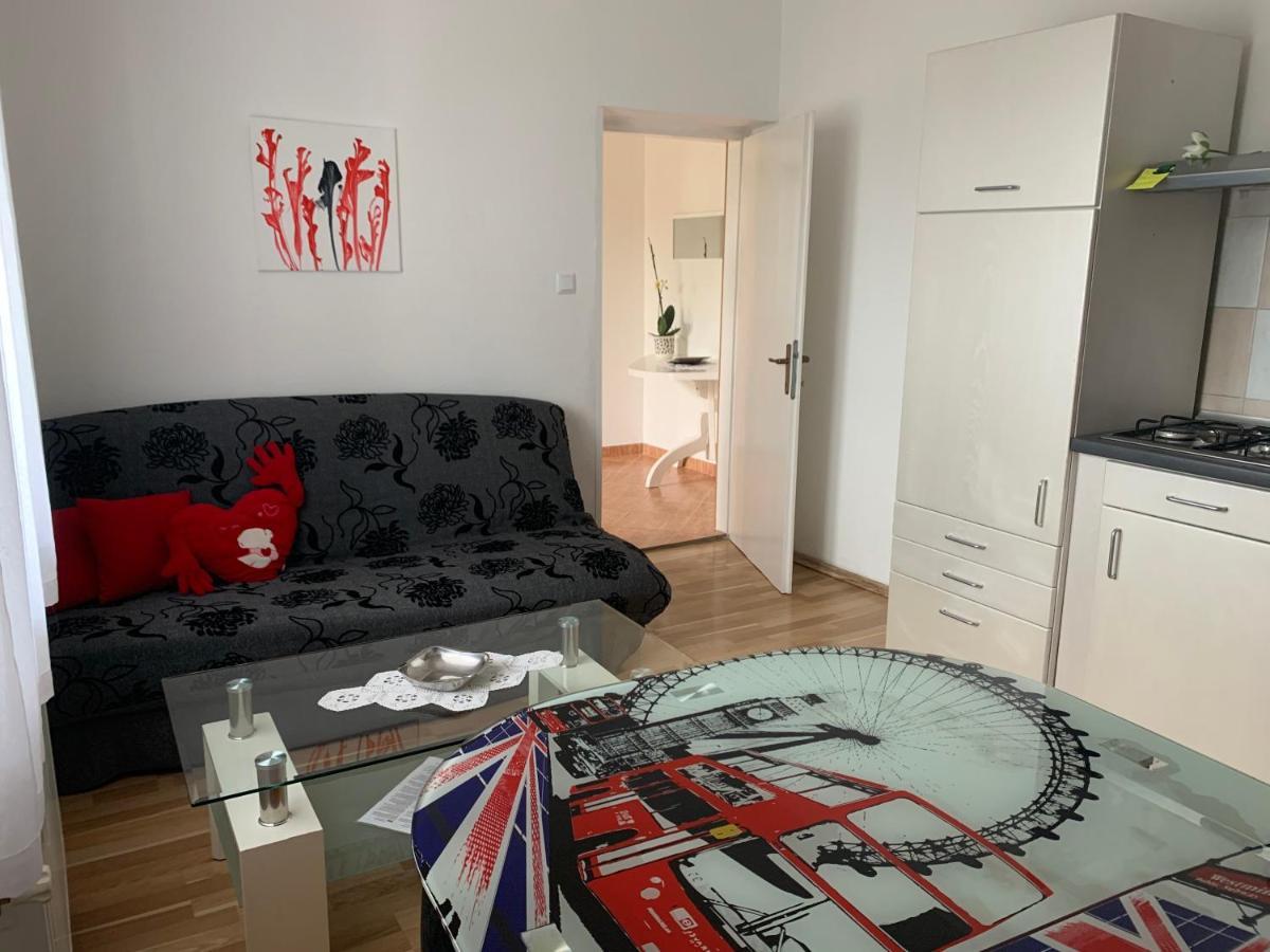 Apartmani Spomenka 셀리네 외부 사진