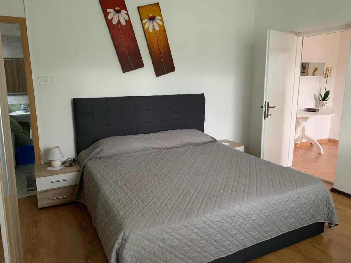 Apartmani Spomenka 셀리네 외부 사진